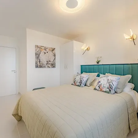 Relax Tropical Lux 1 Sea Line Апартаменти *